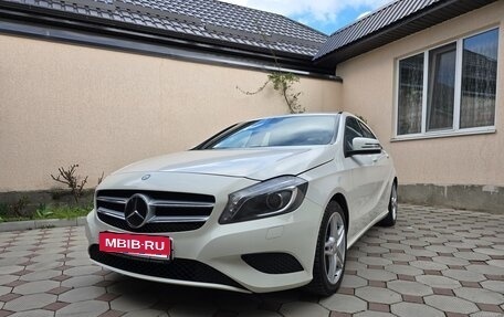 Mercedes-Benz A-Класс, 2015 год, 1 850 000 рублей, 1 фотография