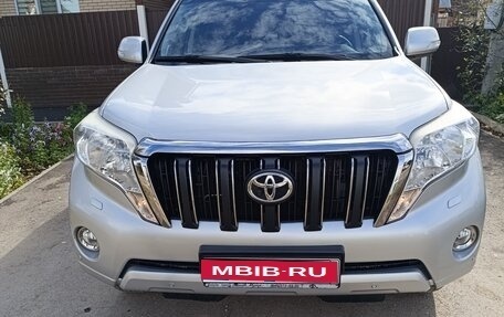 Toyota Land Cruiser Prado 150 рестайлинг 2, 2014 год, 3 320 000 рублей, 1 фотография