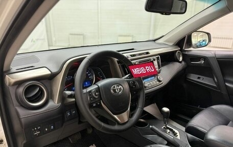 Toyota RAV4, 2014 год, 1 668 000 рублей, 9 фотография