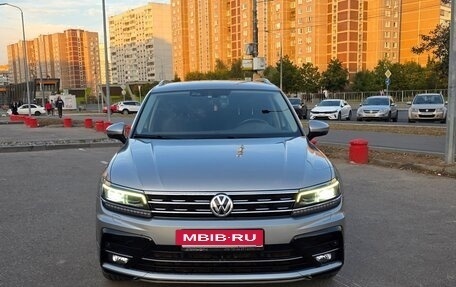 Volkswagen Tiguan II, 2018 год, 3 100 000 рублей, 3 фотография