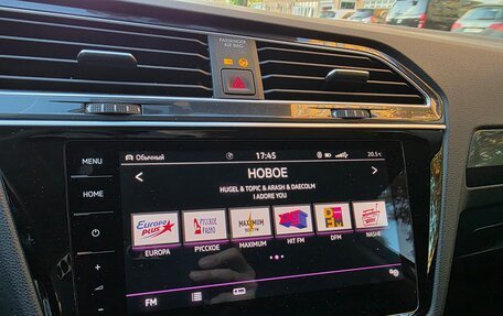 Volkswagen Tiguan II, 2018 год, 3 100 000 рублей, 31 фотография