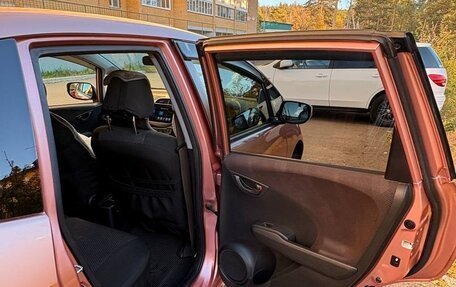 Honda Fit III, 2010 год, 760 000 рублей, 6 фотография
