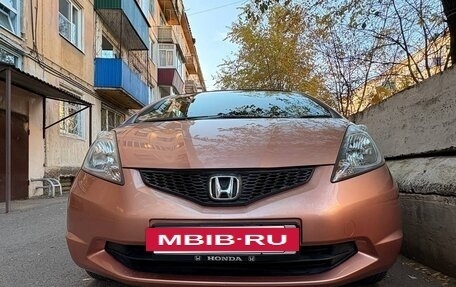 Honda Fit III, 2010 год, 760 000 рублей, 19 фотография
