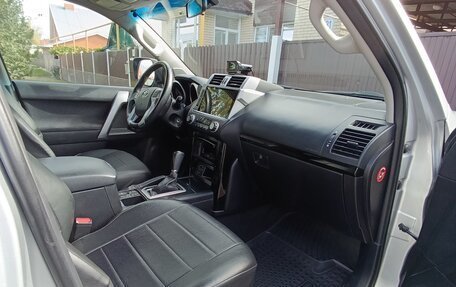 Toyota Land Cruiser Prado 150 рестайлинг 2, 2014 год, 3 320 000 рублей, 8 фотография