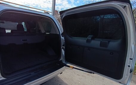 Toyota Land Cruiser Prado 150 рестайлинг 2, 2014 год, 3 320 000 рублей, 15 фотография