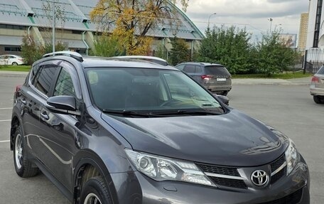 Toyota RAV4, 2014 год, 2 200 000 рублей, 2 фотография