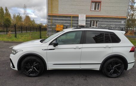 Volkswagen Tiguan II, 2021 год, 4 300 000 рублей, 3 фотография