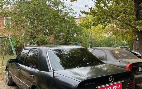 Mercedes-Benz E-Класс, 1993 год, 250 000 рублей, 5 фотография