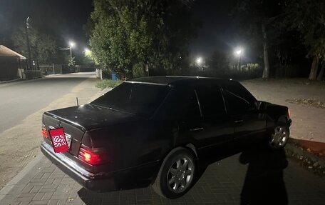 Mercedes-Benz E-Класс, 1993 год, 250 000 рублей, 4 фотография