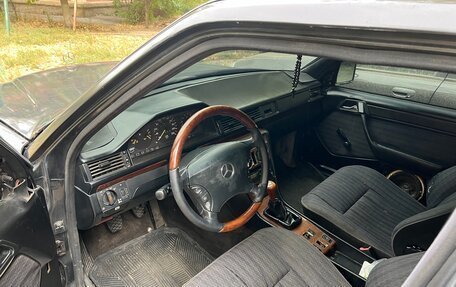 Mercedes-Benz E-Класс, 1993 год, 250 000 рублей, 10 фотография