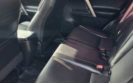 Toyota RAV4, 2015 год, 2 250 000 рублей, 4 фотография