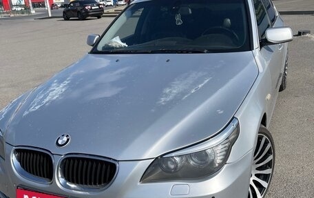 BMW 5 серия, 2004 год, 890 000 рублей, 3 фотография