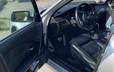 BMW 5 серия, 2004 год, 890 000 рублей, 10 фотография