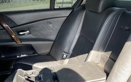 BMW 5 серия, 2004 год, 890 000 рублей, 18 фотография
