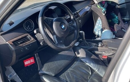 BMW 5 серия, 2004 год, 890 000 рублей, 11 фотография