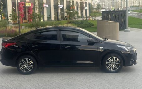 Hyundai Solaris II рестайлинг, 2021 год, 1 580 000 рублей, 3 фотография