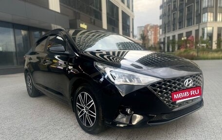 Hyundai Solaris II рестайлинг, 2021 год, 1 580 000 рублей, 4 фотография