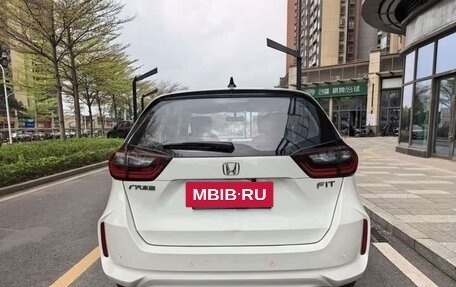 Honda Fit, 2022 год, 1 400 000 рублей, 4 фотография