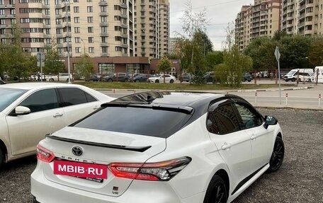 Toyota Camry, 2021 год, 3 700 000 рублей, 2 фотография