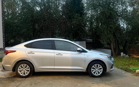 Hyundai Solaris II рестайлинг, 2017 год, 1 200 000 рублей, 3 фотография