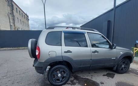 Chevrolet Niva I рестайлинг, 2015 год, 600 000 рублей, 9 фотография