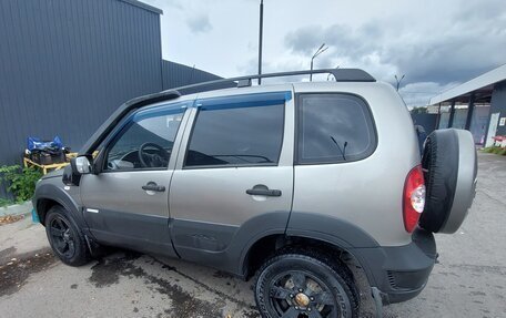 Chevrolet Niva I рестайлинг, 2015 год, 600 000 рублей, 11 фотография