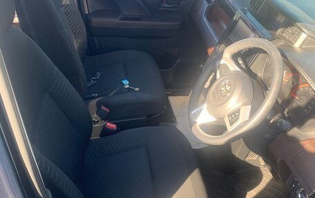 Toyota Roomy I, 2017 год, 1 040 000 рублей, 10 фотография