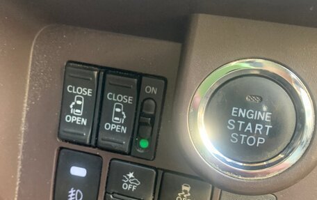 Toyota Roomy I, 2017 год, 1 040 000 рублей, 9 фотография