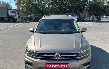 Volkswagen Tiguan II, 2017 год, 2 400 000 рублей, 1 фотография