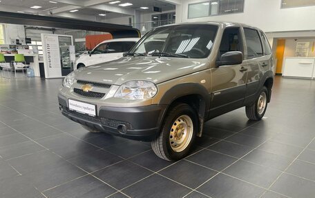 Chevrolet Niva I рестайлинг, 2017 год, 668 000 рублей, 3 фотография