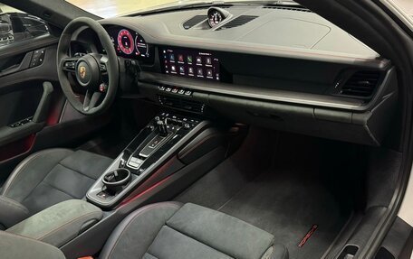 Porsche 911, 2024 год, 30 900 000 рублей, 14 фотография