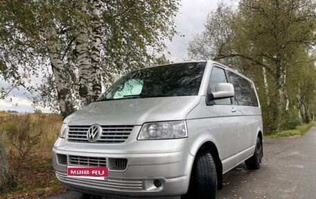 Volkswagen Transporter T5 рестайлинг, 2006 год, 1 050 000 рублей, 1 фотография