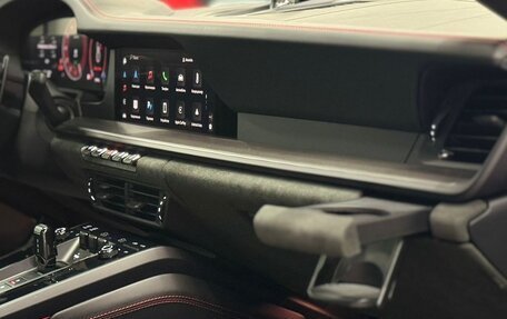 Porsche 911, 2024 год, 30 900 000 рублей, 25 фотография