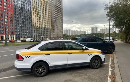 Volkswagen Polo VI (EU Market), 2018 год, 405 000 рублей, 2 фотография
