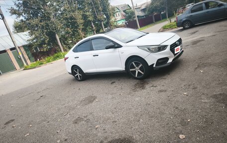 Hyundai Solaris II рестайлинг, 2017 год, 600 000 рублей, 4 фотография