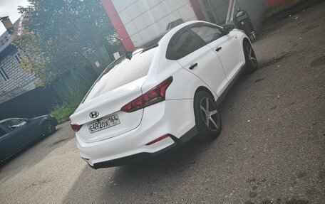 Hyundai Solaris II рестайлинг, 2017 год, 600 000 рублей, 2 фотография