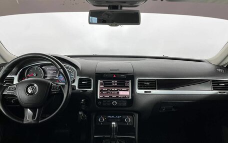 Volkswagen Touareg III, 2012 год, 1 890 000 рублей, 12 фотография