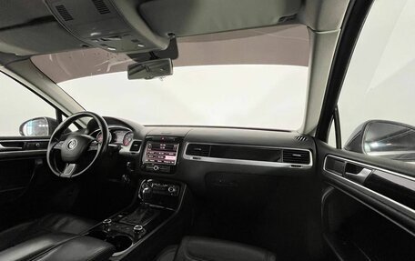 Volkswagen Touareg III, 2012 год, 1 890 000 рублей, 13 фотография