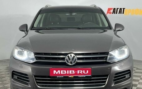Volkswagen Touareg III, 2012 год, 1 890 000 рублей, 2 фотография