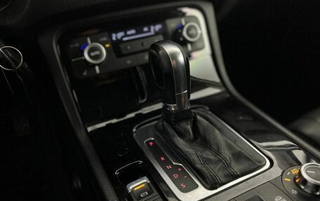 Volkswagen Touareg III, 2012 год, 1 890 000 рублей, 27 фотография