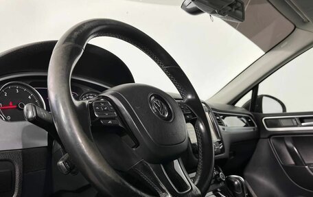 Volkswagen Touareg III, 2012 год, 1 890 000 рублей, 30 фотография