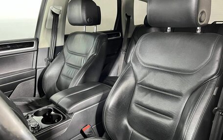 Volkswagen Touareg III, 2012 год, 1 890 000 рублей, 31 фотография