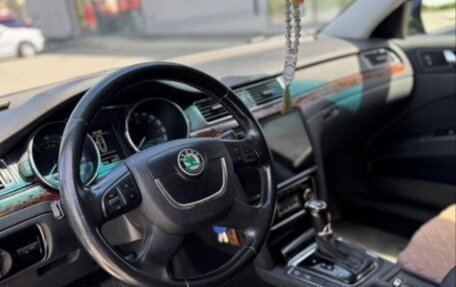 Skoda Superb III рестайлинг, 2013 год, 1 250 000 рублей, 10 фотография