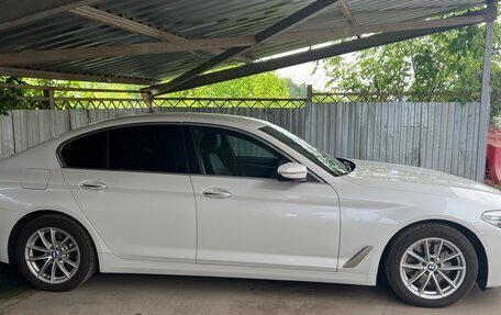 BMW 5 серия, 2018 год, 3 000 000 рублей, 2 фотография