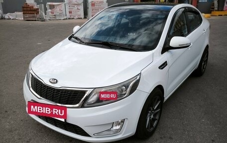 KIA Rio III рестайлинг, 2013 год, 910 000 рублей, 3 фотография