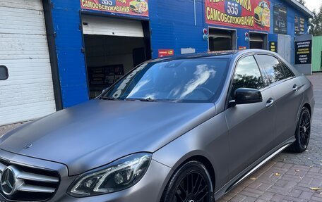 Mercedes-Benz E-Класс, 2013 год, 2 300 000 рублей, 2 фотография