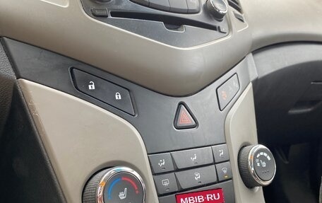 Chevrolet Cruze II, 2012 год, 649 000 рублей, 3 фотография