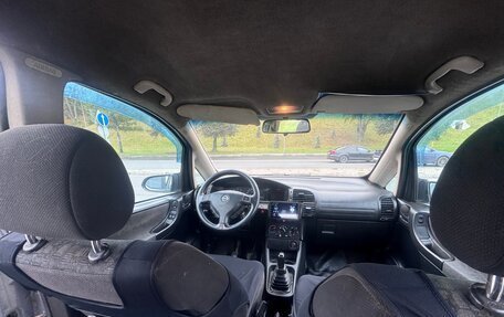 Opel Zafira A рестайлинг, 2002 год, 350 000 рублей, 22 фотография