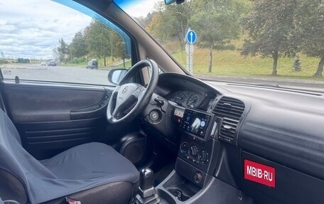Opel Zafira A рестайлинг, 2002 год, 350 000 рублей, 21 фотография