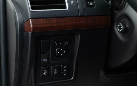 Toyota Land Cruiser Prado 150 рестайлинг 2, 2017 год, 3 749 460 рублей, 16 фотография